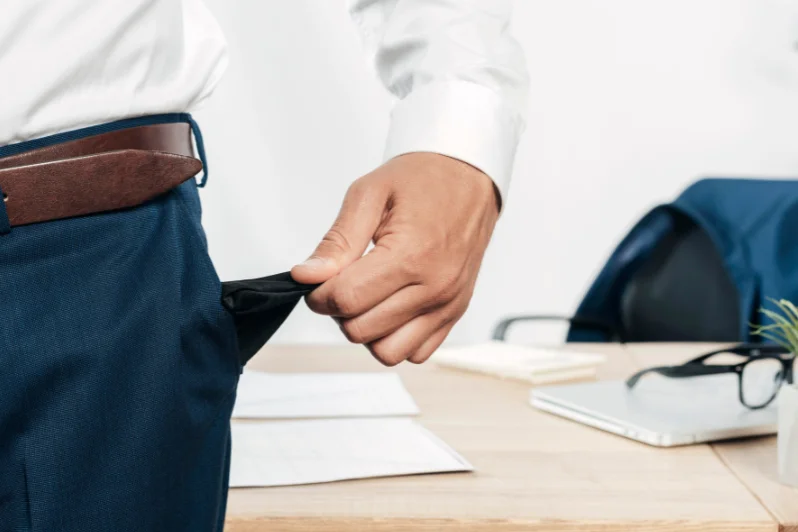salary late uae