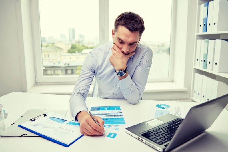 a business owner is worried because of experiencing payroll errors